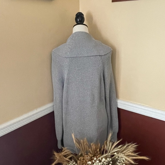 Michael Kors oversized cowl neck sweater size large. - Picture 3 of 4